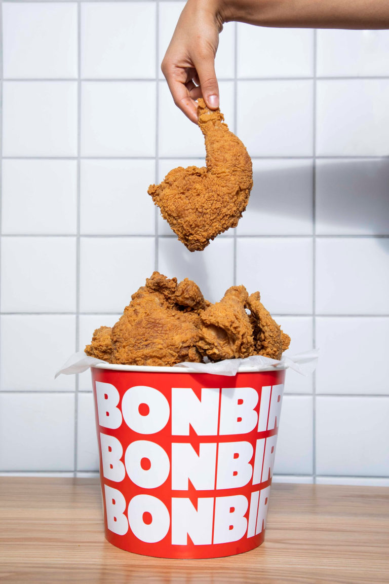 How To Layer Flavors For The Ultimate Cheese Burger